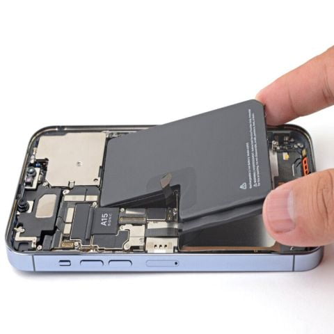 Thay pin iPhone 13 Pro dung lượng chuẩn
