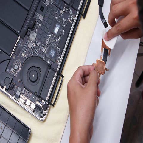 Vệ sinh thay keo tản nhiệt Macbook Pro